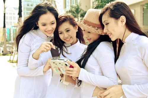 Tinh khôi áo dài trắng nữ sinh