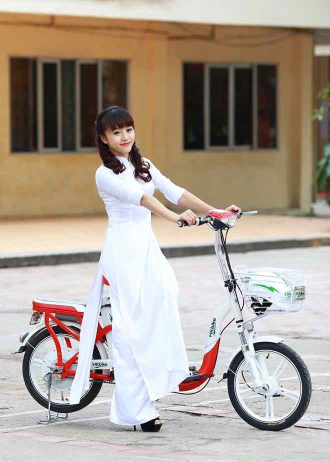 Tinh khôi áo dài trắng nữ sinh